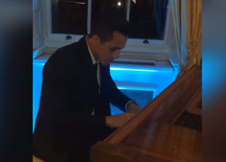 Këngëtarë, pianistë dhe magjistarë. Ja talentet e fshehura të futbollistëve të njohur