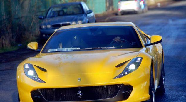 Kushton 250 mijë paund, Paul Pogba prezanton Ferrarin e tij