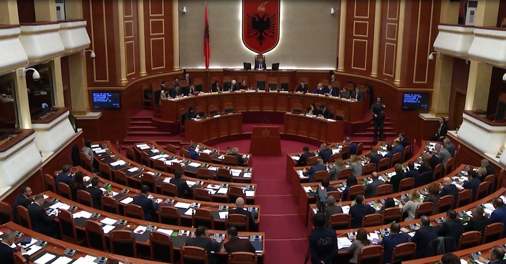 “Marrëveshja e Prespës”, politika shqiptare reagon pas miratimit nga parlamenti grek