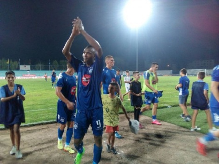 Latif largohet nga Teuta, bëhet shok skuadre me Bakajn