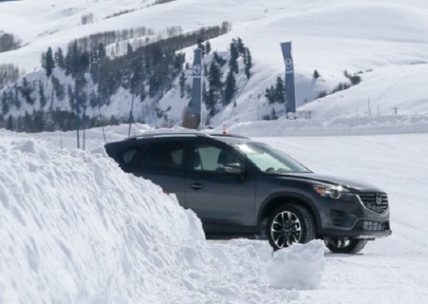 Si të kujdeseni për makinën tuaj kur gjithçka po ngrin