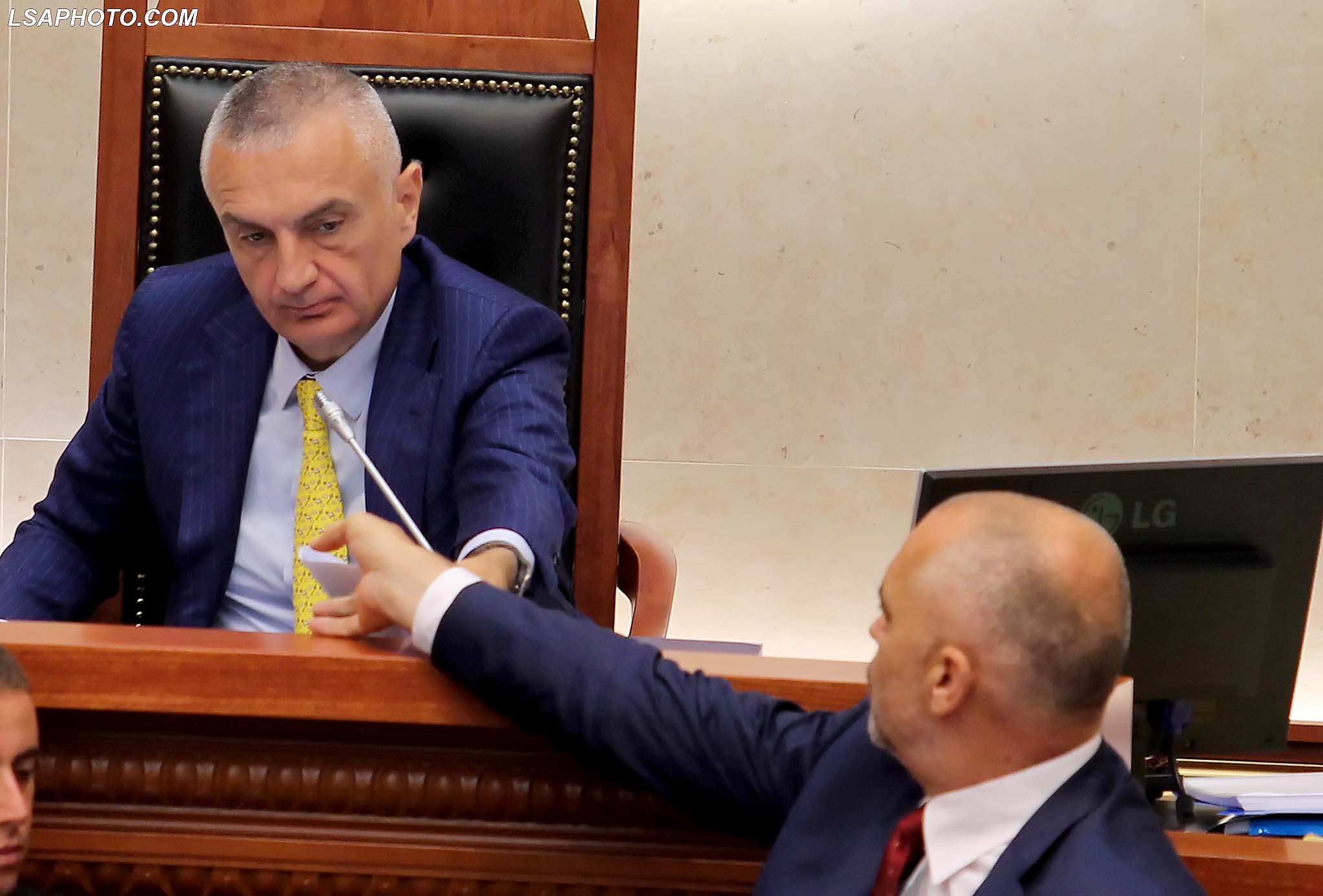 “Cakaj”, Meta reagon ashpër: Nuk ka fuqi në botë t’i bëjë presion e shantazh Presidentit