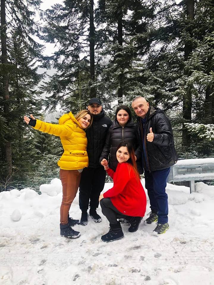 Meta e nis vitin në Bjeshkët e Rugovës përkrah familjes