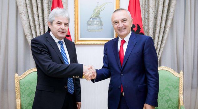 Presidenti Meta uron Ali Ahmetin me rastin e 60-vjetorit të lindjes
