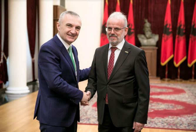 Gjuha shqipe zyrtare në Maqedoni, Meta mesazh Talat Xhaferit