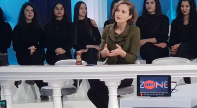 Çani sikletos ministren: Nëse nuk do ishe pjesë e sektit Soros, s’do ishe ministre