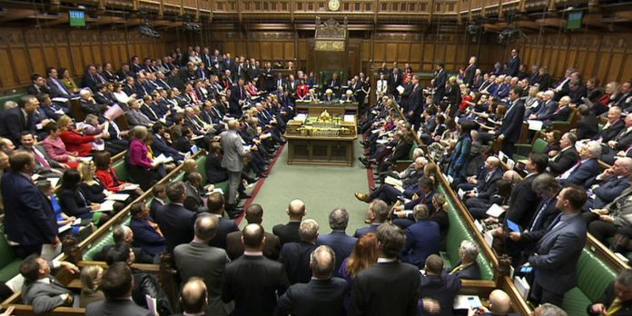 Londër, deputetët votojnë më 15 janar për marrëveshjen e Brexit