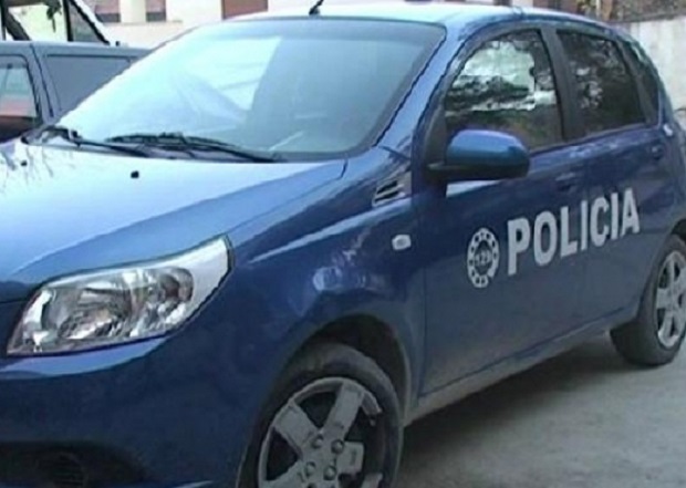 Tentohet të grabitet bankomati i një banke