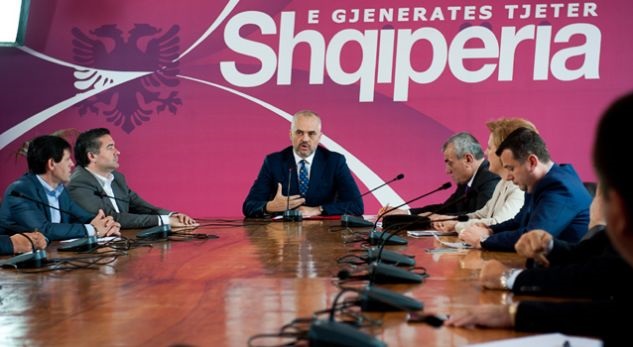 Partia Socialiste rrëzon dekretin e Presidentit Meta për noterinë