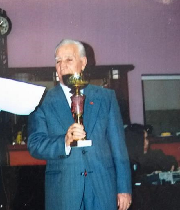 Kolosi i boksit durrsak feston 81-vjetorin e lindjes