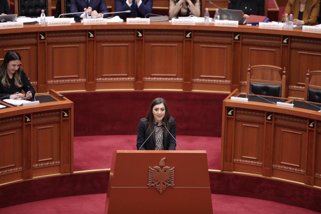 Reme Lala i përgjigjet Bashës: Sa herë ke kërkuar të takosh babain tim