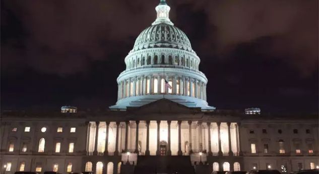 Dritë jeshile për arritjen e marrëveshjes që do të rihapë qeverinë amerikane