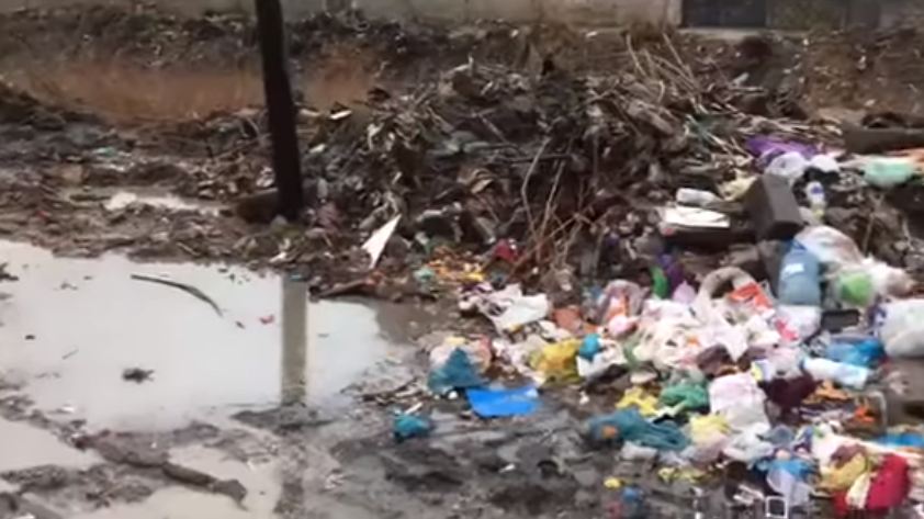 VIDEO/ Shkozeti si Afrika, pamjet e lagjes nën ‘pushtetin’ e baltës