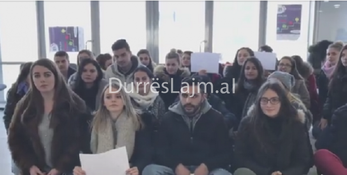 Ngujohen studentët e UAMD-së (VIDEO)