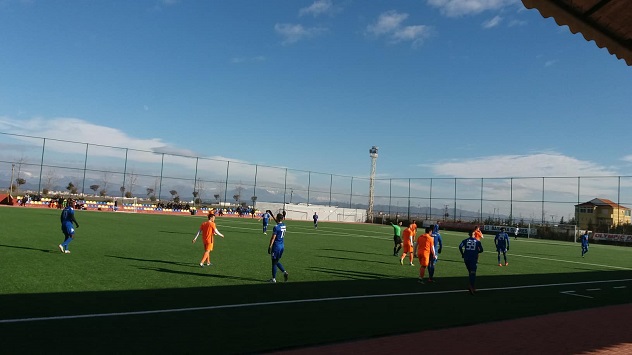 Teuta bind në miqësore, i jep “leksion” Laçit të Besnik Prengës