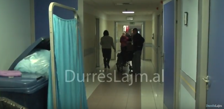 Helmohen punonjëset e një fasonerie në Durrës