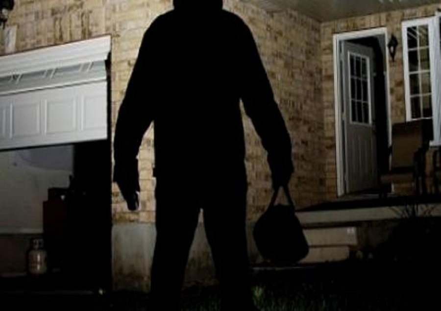 Hajdutët aksion gjatë natës, vjedhin bizneset dhe banesën