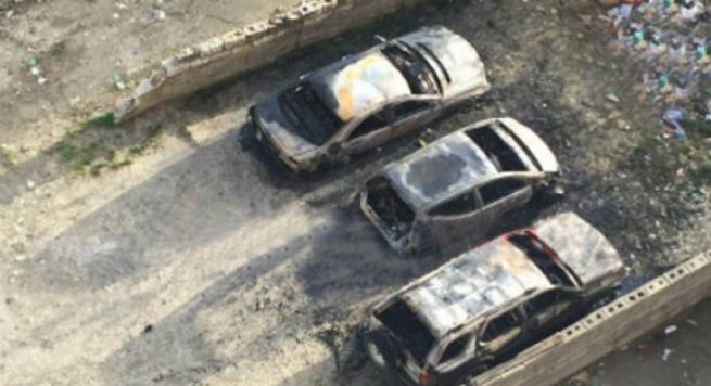 Digjen 3 makina gjatë natës