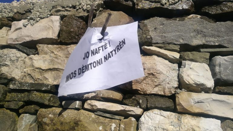 Kërkime për naftë, kompania SHELL pritet me protesta nga banorët