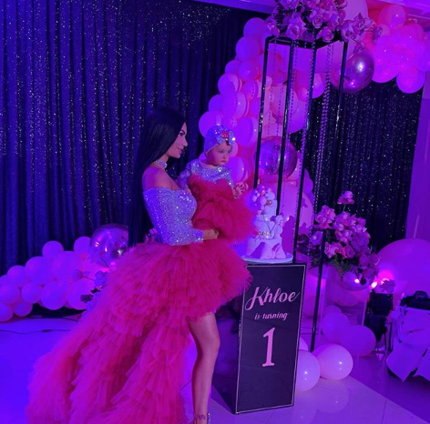 Vajza e Zaiminës dhe biznesmenit nga Durrësi bën 1 vjeçe, festë përrallore ditëlindjeje