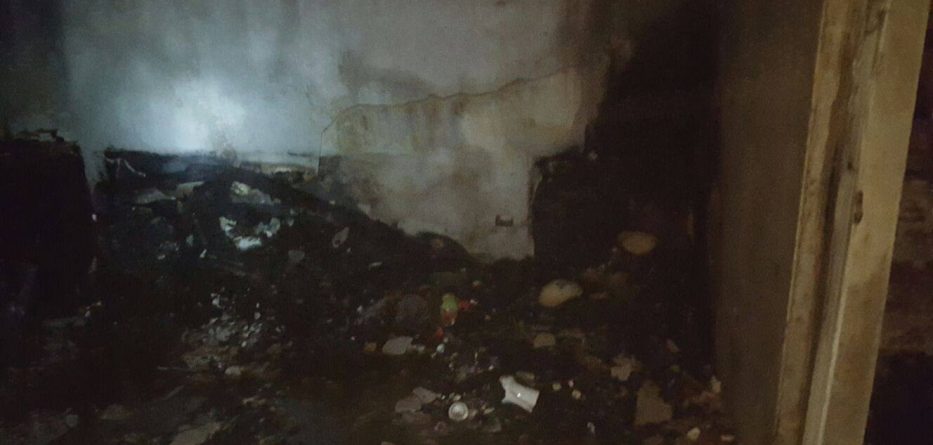 Shkëndija elektrike djeg banesën, shpëtohen shtëpitë përreth