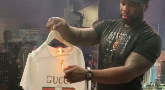 50 Cent djeg bluzën e firmës “Gucci” (VIDEO)