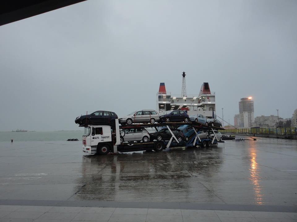 Për çdo 5 udhëtarë nga porti i Durrësit, u transportua edhe një autoveturë