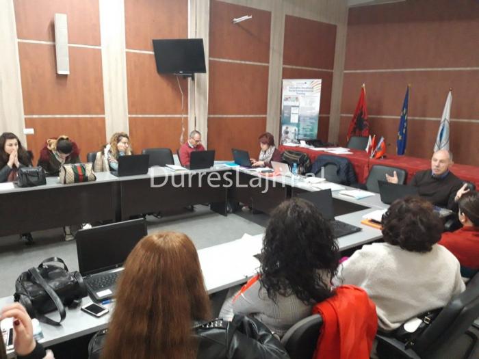 Pedagogët e UAMD-së, trajnerët e parë kombëtarë që do të ofrojnë kursin “për sipërmarrjen sociale”