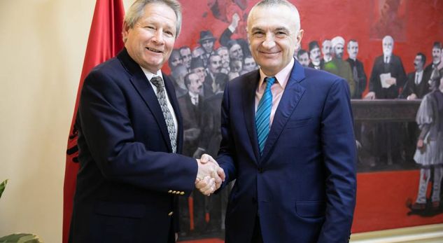 Meta vlerëson rolin e Bernd Fischer në historinë e Shqipërisë