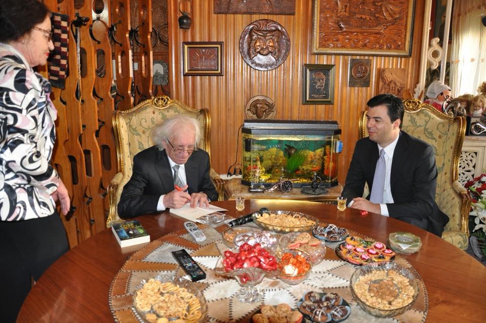 Basha për Sadije Agollin: Shembulli se pas çdo burri të madh, qëndron një grua e madhe!