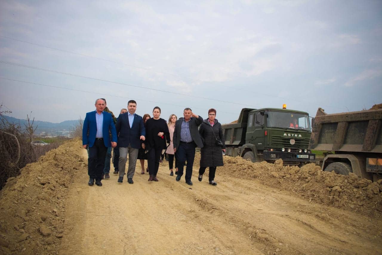 Forcat e Armatosura forcojnë argjinaturën e Vjosës, evitohen përmbytjet