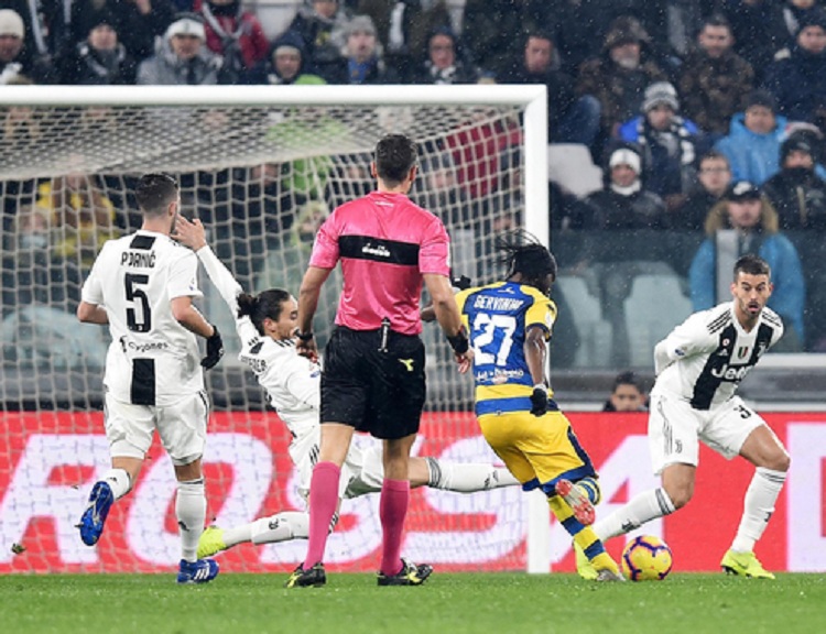 6 gola në 2 ndeshje, mbrojtja bën me “dhimbje koke” Allegrin