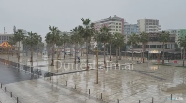 VIDEOLAJM/ Borë për të tretin vit rradhazi në Durrës