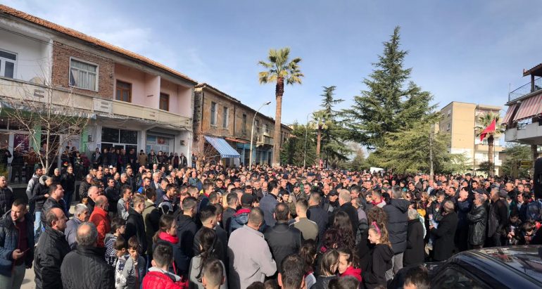 Basha thërret ballshiotët në protestë: S’kemi më mjete politike