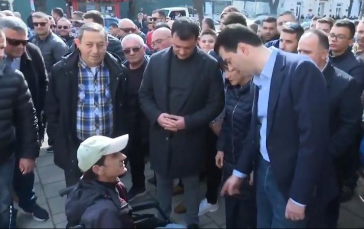 Invalidi-Bashës: Na rriti pensionin 7 lekë/ditë, thuaja 2 fjalë