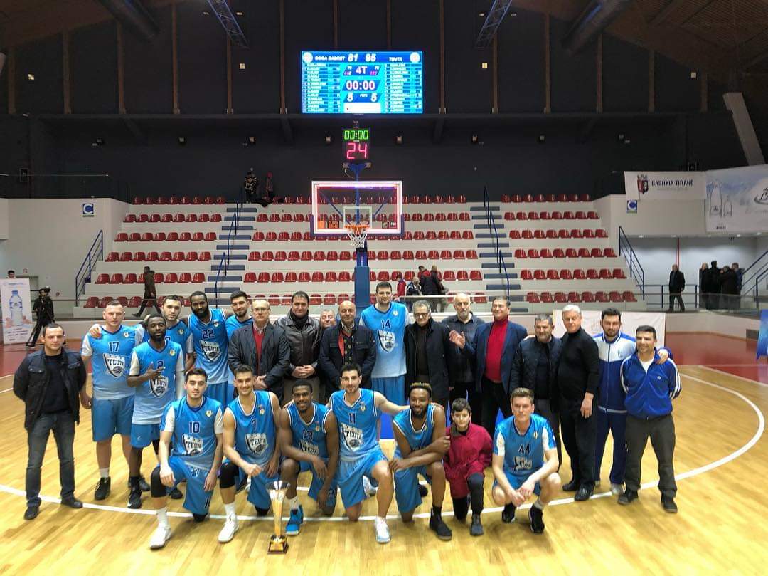 Basketboll/ Teuta fiton Kupën e Shqipërisë pas triumfit në derbin durrsak