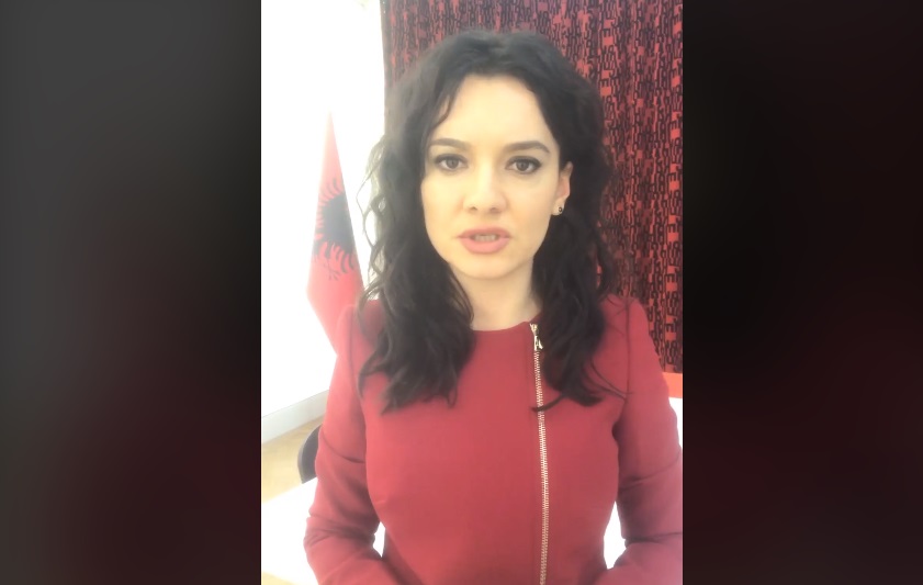 Ministrja Spiropali tregon takimin me gjyshin e minorenes së abuzuar (VIDEO)