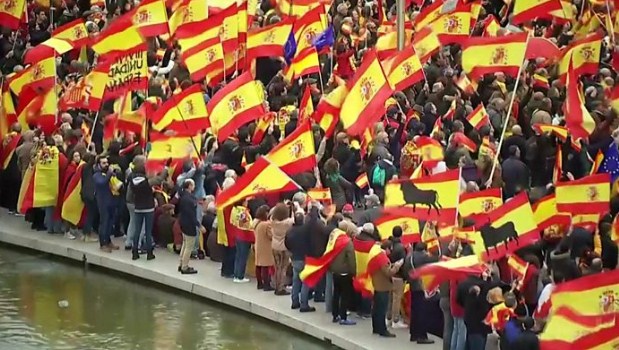 Spanjë, opozita në protestë kundër bisedimeve me Katalonjën