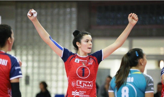 Propozim në fushë për martesë, shikoni çfarë i ndodhi yllit të Kombëtares shqiptare