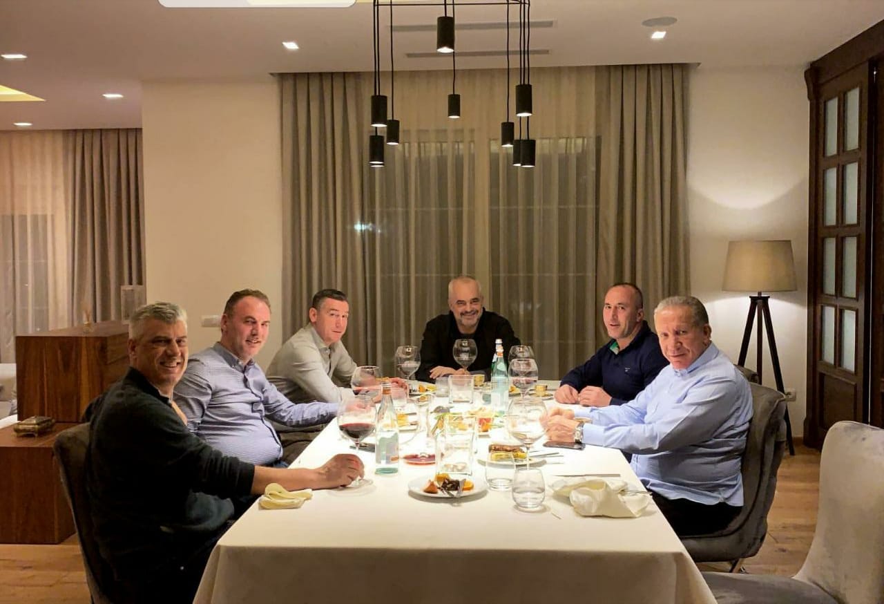 Kryeministri Rama darkë me krerët kosovarë në shtëpinë e Thaçit