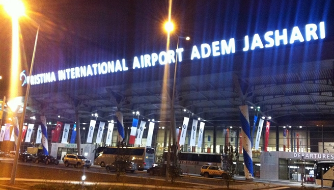 Kujdes nëse udhëtoni nga Prishtina! Bllokohet aeroporti “Adem Jashari”