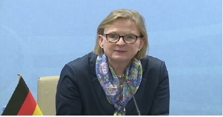 Ambasadorja gjermane shkon në selinë e PD-së, takon Bashën