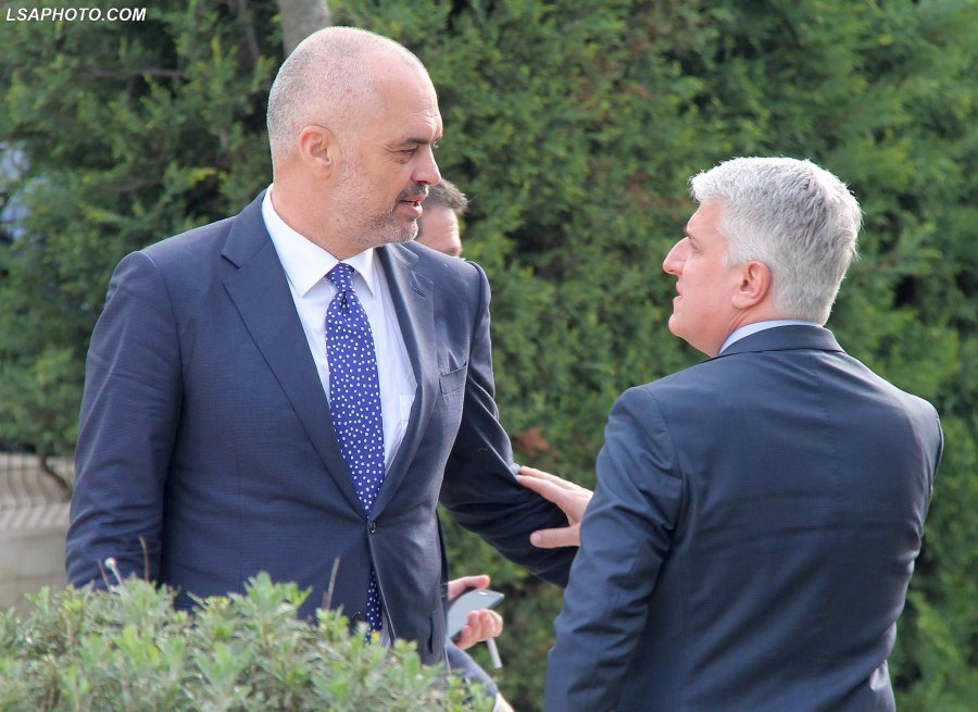 Pandeli Majko për Kosovën: Shkëmbimi i territoreve, lojë e rrezikshme!