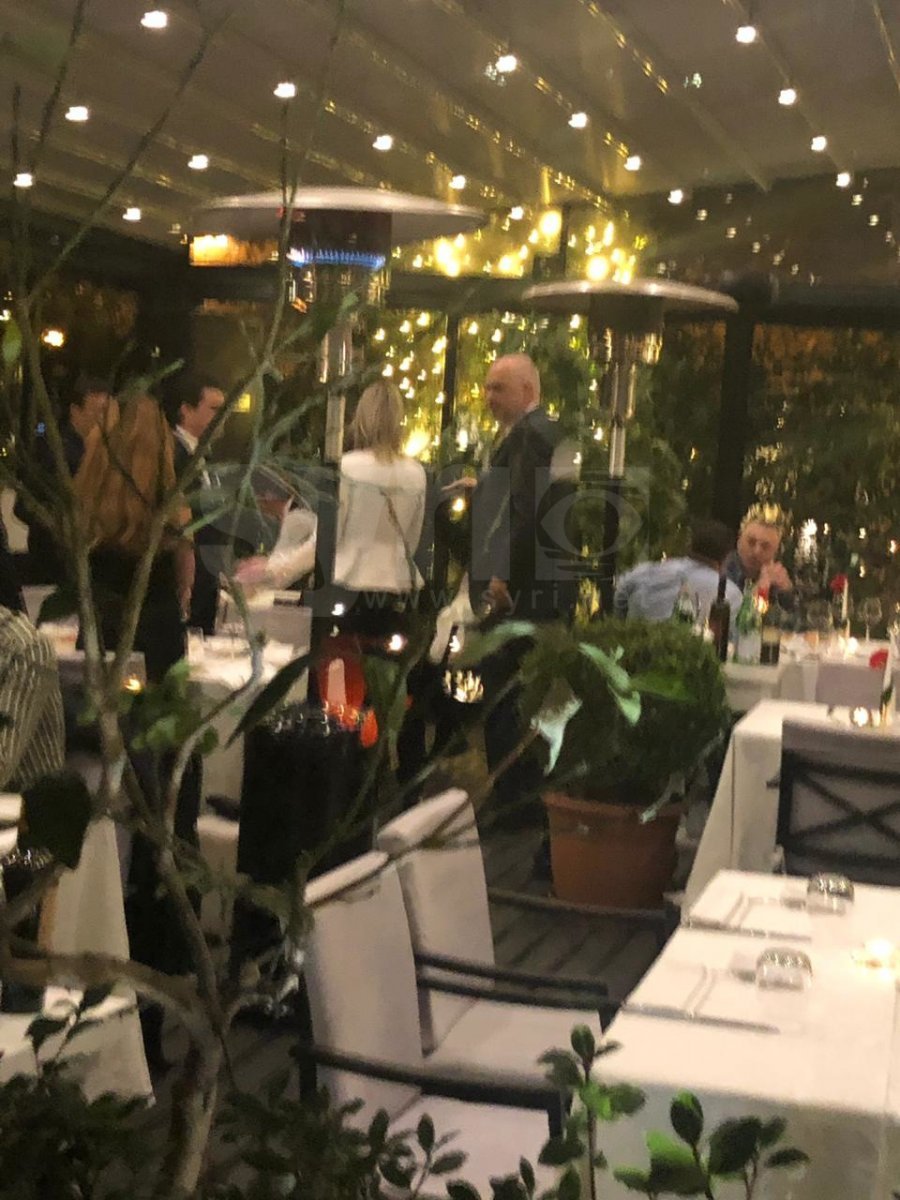 Rama darkon pranë zyrës së Kryeministrisë me arkitektin e “Velierës” (FOTO)