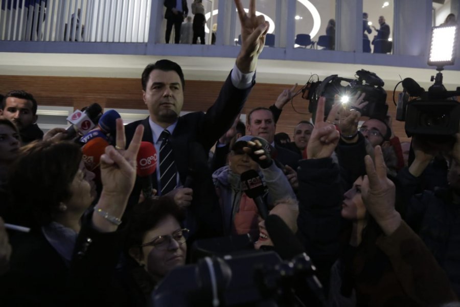 Basha jep dorëheqjen dhe thotë diçka të rëndësishme për shqiptarët