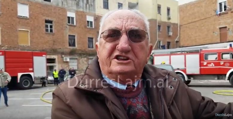 Durrës, zjarri tek apartamenti i të moshuarës, revoltohen banorët: Po na sjell gjithnjë probleme (VIDEO)