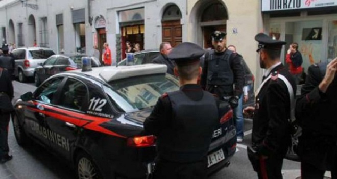 Drogë e armë nga Shqipëria drejt Italisë, goditen 4 grupe kriminale, 27 në pranga