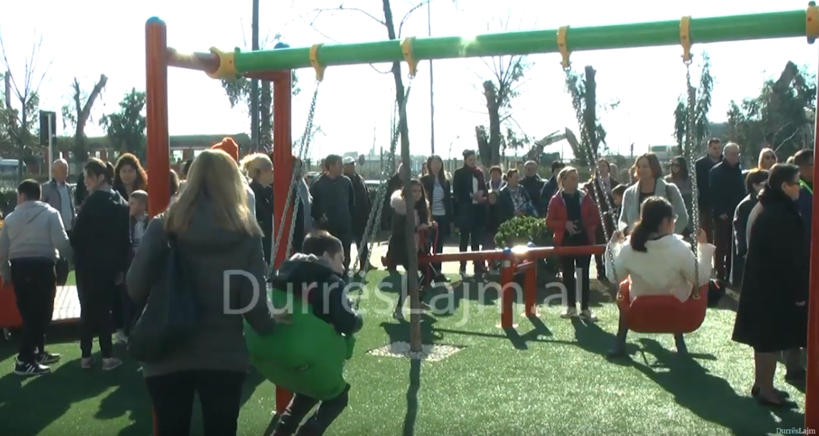 Përurohet në Durrës këndi i lojërave për fëmijët me aftësi të kufizuara (FOTO+VIDEO)