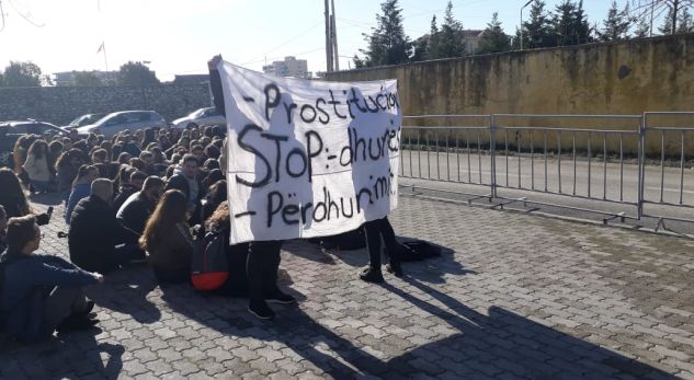 Pas skandaleve seksuale, qytetarët e Shkodrës nisin protestën