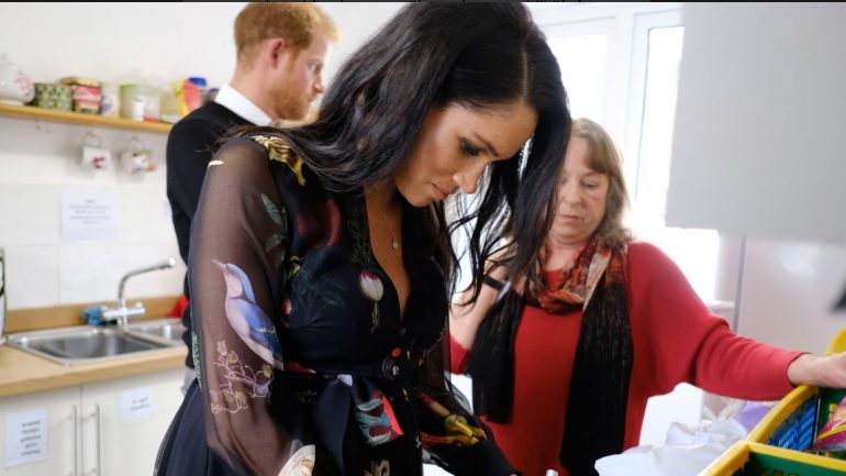 Megan Markle shkruan mbi banane, mesazh për punonjëset e seksit